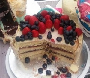 showstopper_cut_almond_cake